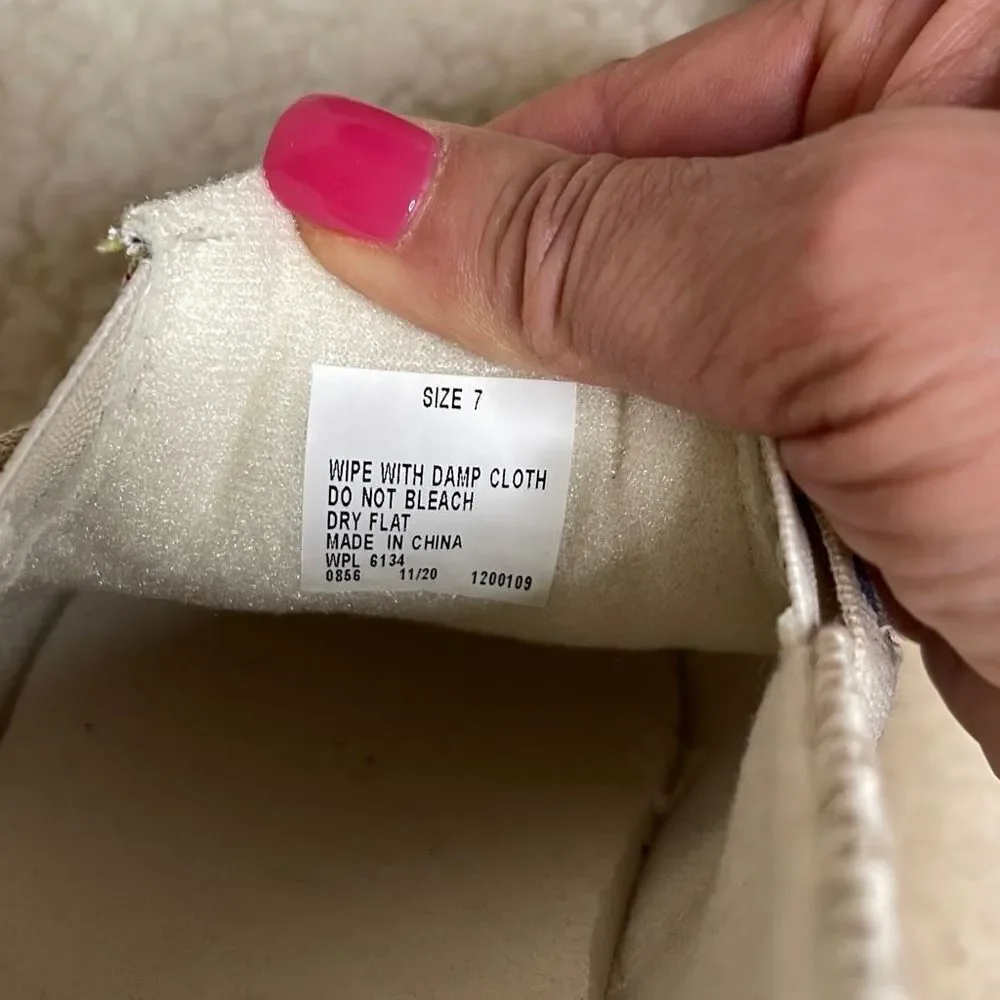 The Original MUK LUKS‎ Womens Beige Casual Flats NWOT. Size 7